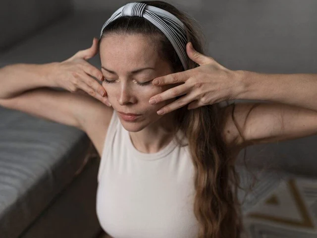 Ce este yoga facială? Cum se face yoga facială?